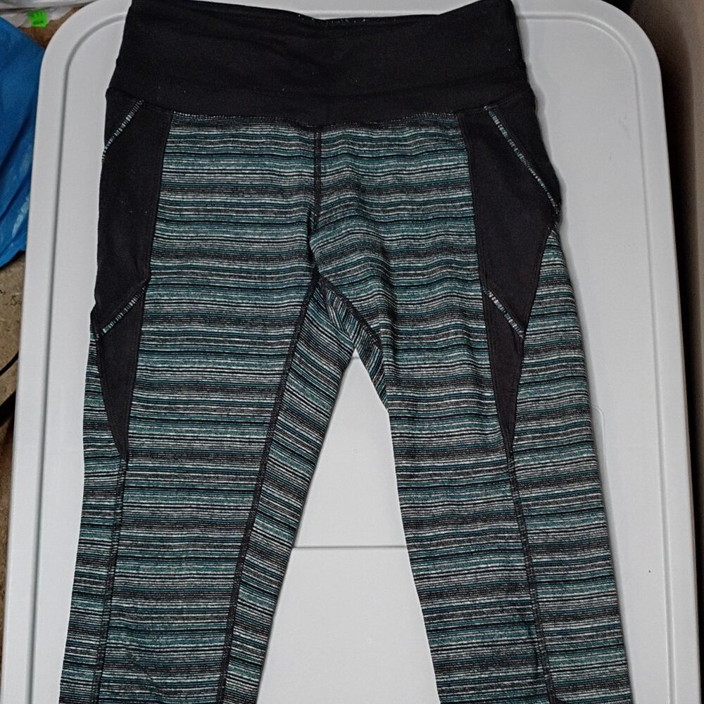 Athleta Striped Capri Yoga Athletic Pants Size XXS